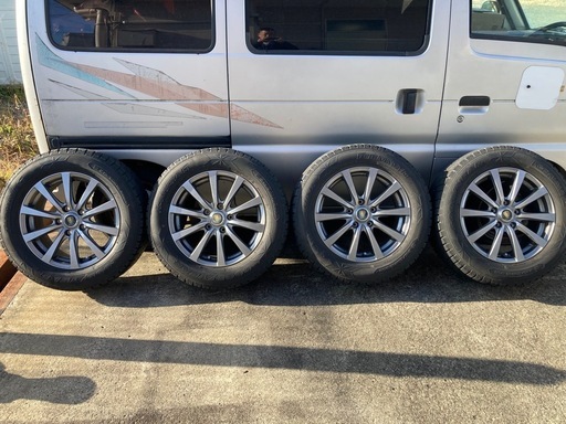 ✨ヴェゼルに履いていたスタッドレスタイヤ&ホイール✨