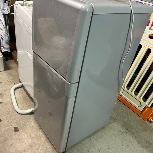 一人暮らし用セット6kg洗濯機と2ドア冷蔵庫とサイクロン掃除機です