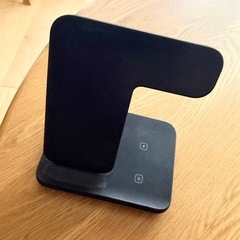 ワイヤレス充電器 3in1  スマホ・ウォッチ・イヤホン充電の画像