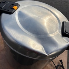 ■中古品 タイガー電子ジャー JHC-900A 9.0L 100V 2020年 480ｘ390ｘ405ｍｍ 凹みあり 厨房 動作問題なし■の画像