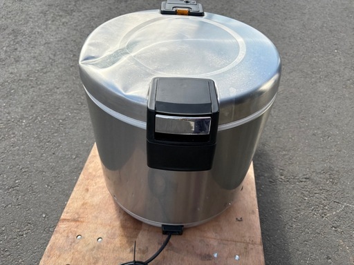 ■中古品 タイガー電子ジャー JHC-900A 9.0L 100V 2020年 480ｘ390ｘ405ｍｍ 凹みあり 厨房 動作問題なし■