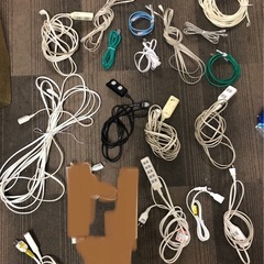 延長コード、LANケーブルの画像