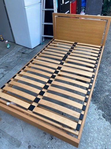 セミダブルベッド