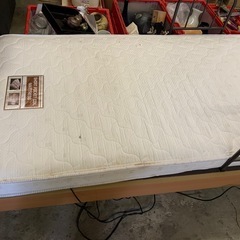 ニトリ 電動リクライニングベッド マットレスセット 介護ベッド の画像