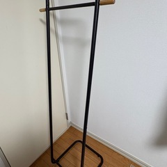 ハンガーラックの画像