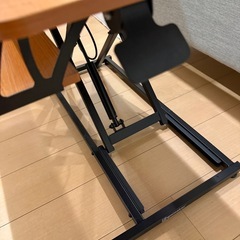 昇降テーブルの画像