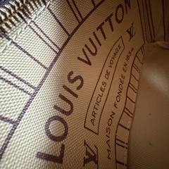 𝗟𝗢𝗨𝗜𝗦 𝗩𝗨𝗜𝗧𝗧𝗢𝗡バックの画像