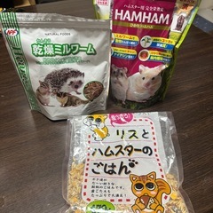 ハムスターケージと付属品付きかなり豊富の画像
