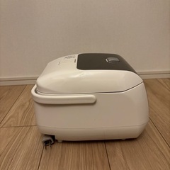 TOSHIBA３合炊き炊飯器の画像