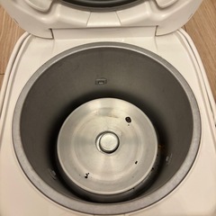 TOSHIBA３合炊き炊飯器の画像