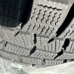 スタッドレスタイヤの画像