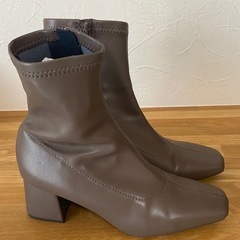 ショートブーツの画像