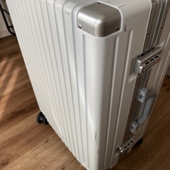 キャリーケース　スーツケースの画像