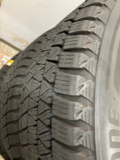 ベンツ　スタッドレスタイヤ　18インチ　BLIZAK DM-V3 235/55R18 100Q