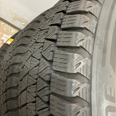 ベンツ　スノータイヤ　18インチ　BLIZAK DM-V3 235/55R18 100Qの画像