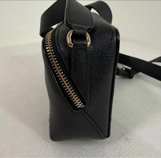 FURLA ブラックレザーショルダーバッグ