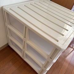 押入れ収納ケースの画像