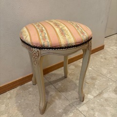 スツールの画像