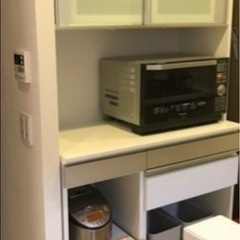 《明日2/11日引き取り限定無料》食器棚
の画像