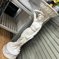 🉐像　イタリア　ヴィーナス　女神　石膏像　オブジェ　花瓶　彫刻　花瓶を持つヴィーナス　フラワーベースの画像