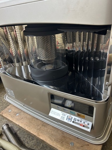 アース万代店　分解掃除済　コロナ FF輻射式ストーブ FF-6818PK シャインゴールド CORONA 寒冷地用大型ストーブ 木造～