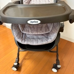 アプリカ電動スウィングタイプハイローチェアーの画像