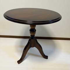 【カリモク‼︎】テーブル、スツール二脚セットの画像