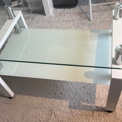 ガラステーブルの画像