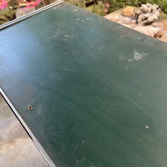 レトロな食器棚の画像