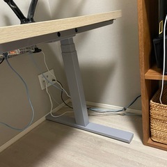 昇降デスクの画像