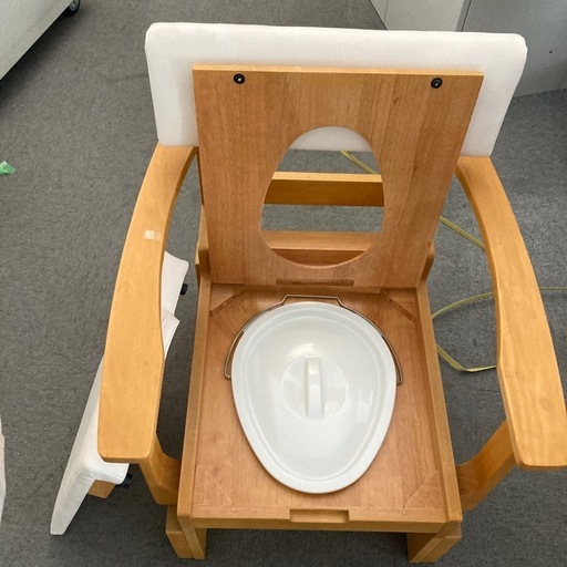 介護用トイレ新品　現状販売 特価 家具 インテリア 収納 新生活 引越し 工具 机 新品事務所 店舗 オフィス 中古 リサイクル
