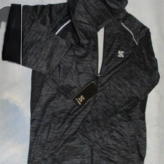 ジップアップパーカーの画像