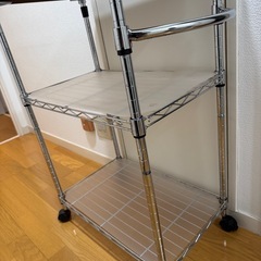 スチールラック　棚付きの画像