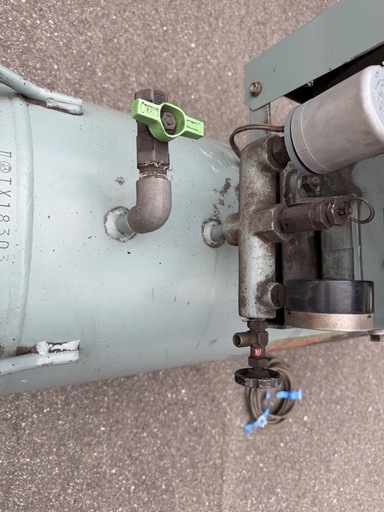 HITACHI（日立）3.7P-9.5T 三相200V エアコンプレッサー 動作品