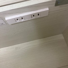 白いドレッサー机の画像