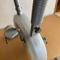サイクリングマシーン　エアロバイクの画像