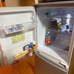 SHARP 冷蔵庫の画像