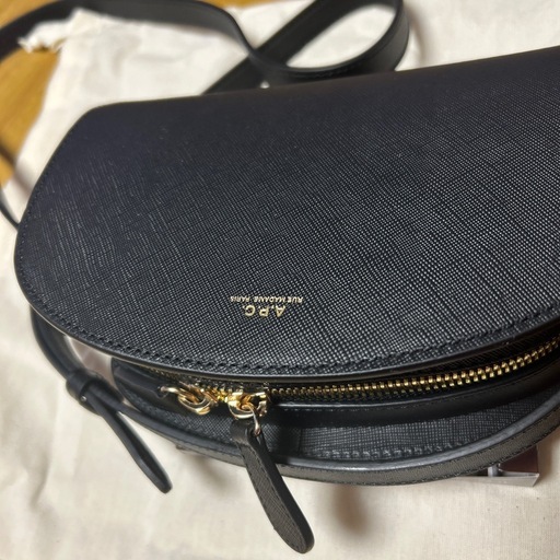 Ａ.Ｐ.C ショルダーバック　ブラック
