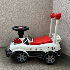 パトカー　手押し車　車　遊具の画像
