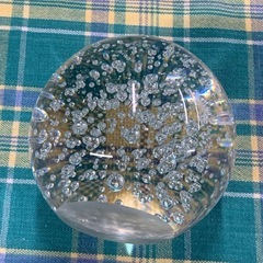 美原店 バブルガラスボール ペーパーウェイト 水晶球 置物　インテリアの画像