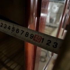 ガラス扉付きの食器棚、　観音開き　フィギュアやゲーム、漫画　ショーケースなどに　棚板移動可能の画像