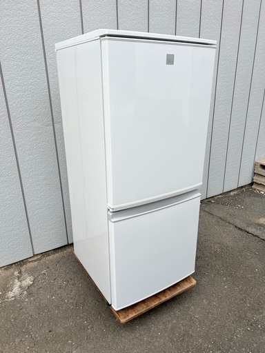 美品■シャープ 2ドア冷凍冷蔵庫 137L SJ-14E3-KW■SHARP 2016年製 単身向け2ドア冷蔵庫■つけかえどっちもドア 霜取り不要 1人用 白ホワイト系