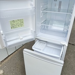 美品■シャープ 2ドア冷凍冷蔵庫 137L SJ-14E3-KW■SHARP 2016年製 単身向け2ドア冷蔵庫■つけかえどっちもドア 霜取り不要 1人用 白ホワイト系の画像