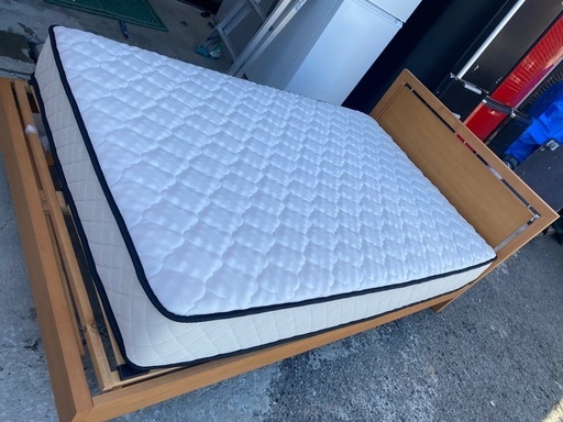 セミダブルベッド