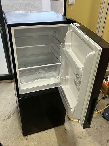 NO B825?福岡市内配送設置無料✨?106L 2ドア冷蔵庫 小さい ニトリ NTR-106BK 2022年製 ブラック 単身用 一