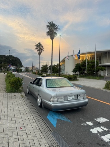 トヨタ　20セルシオ　シルバーツートン