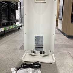 【トレファクピエリ守山店】【取りに来られる方限定】 TEKNOS カーボンヒーター  2022 年製の画像