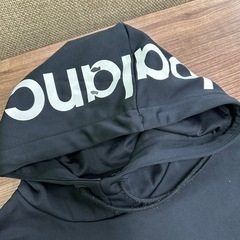 ニューバランス　パーカー　ブラック　Lサイズの画像