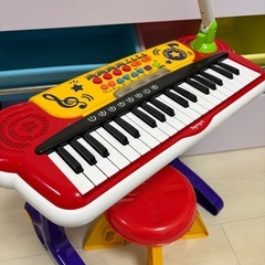 子供用　ピアノの画像