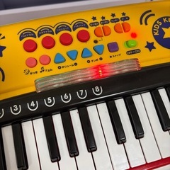 子供用　ピアノの画像